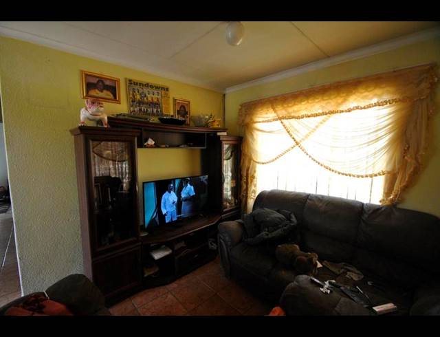 3 BEDROOM HOUSE FOR SALE IN DAWN PARK